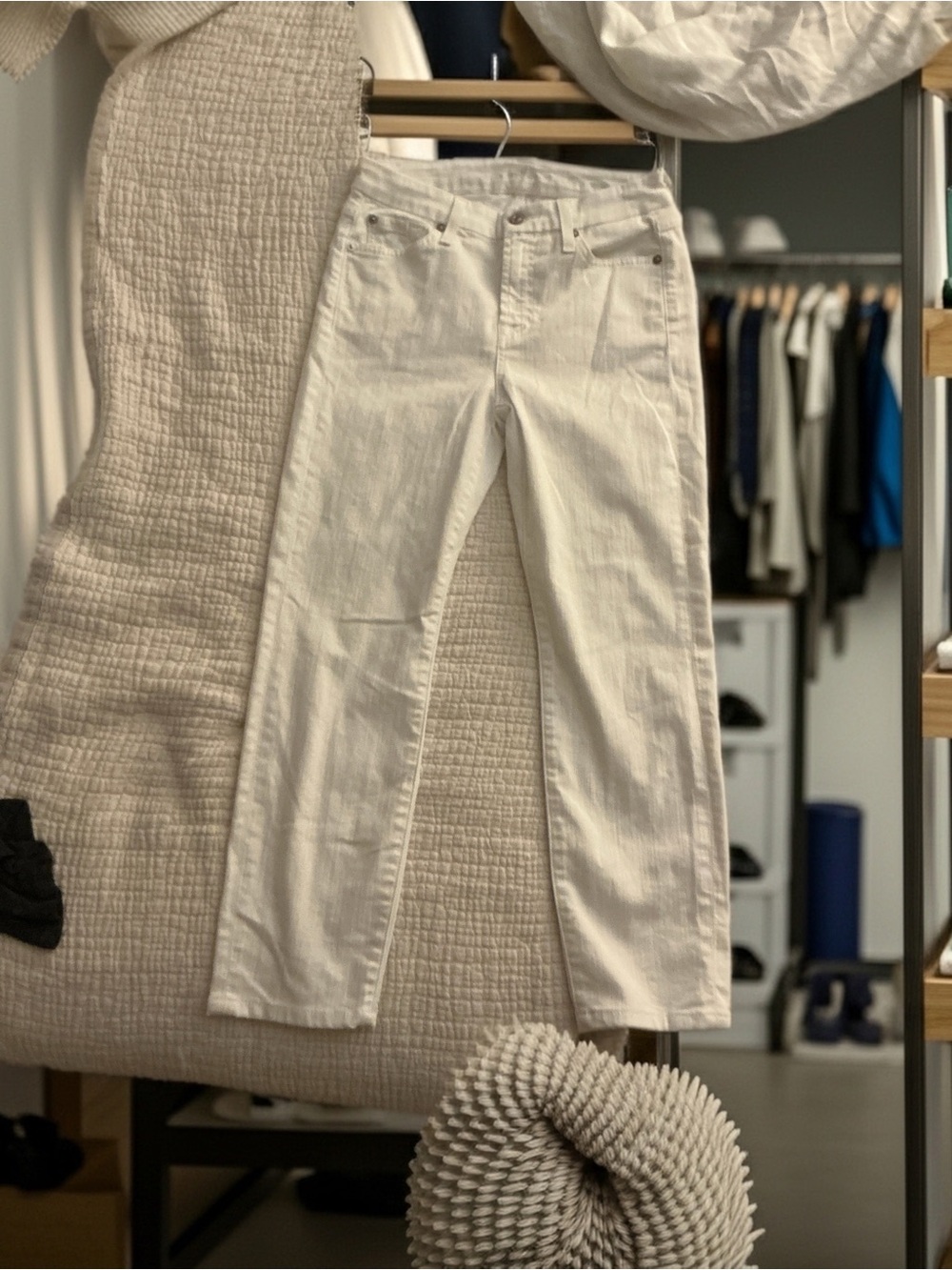 7 For All Mankind White Jeans Size 26 Straight Leg Premium Denim